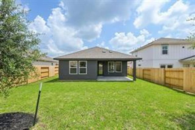 1913 Oregon White Oak Dr, Conroe, TX 77304