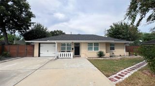 105 E Rocky Creek Road, Houston, TX 77076