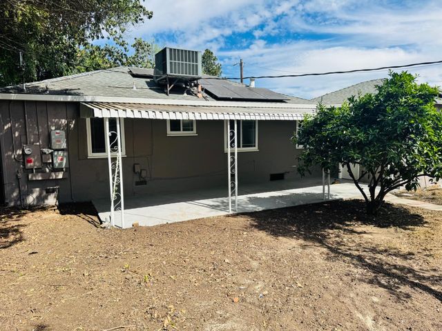 3054 Princeton Ave, Stockton, CA 95204