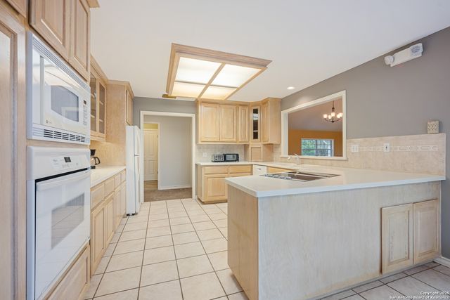 1258 River Bluff, Pipe Creek, TX 78063