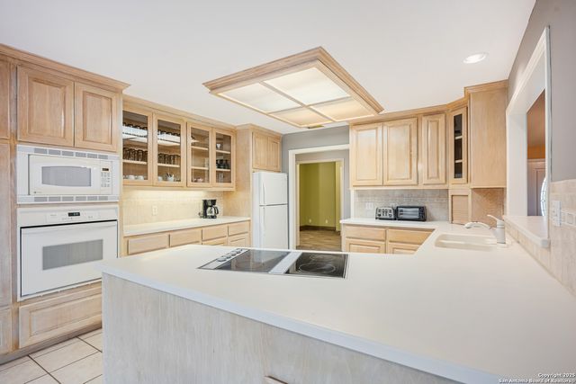 1258 River Bluff, Pipe Creek, TX 78063