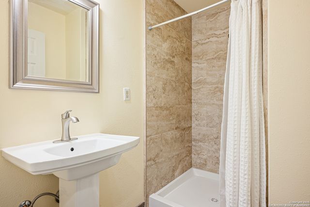 1258 River Bluff, Pipe Creek, TX 78063