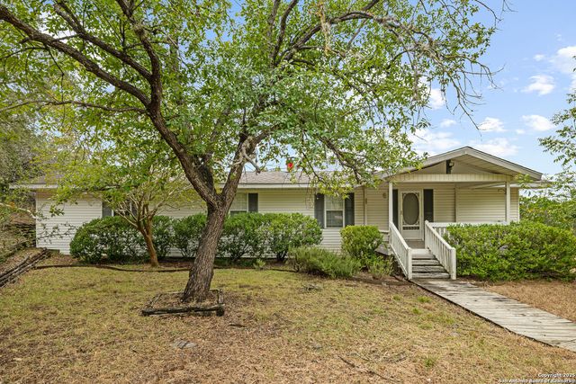 1258 River Bluff, Pipe Creek, TX 78063