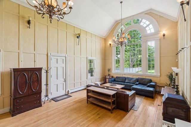 9 Camel Hump Road, Newport, NH 03773