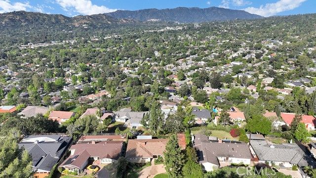 5537 Stardust, La Canada Flintridge, CA 91011