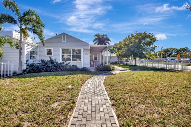 736 Rockland Drive, West Palm Beach, FL 33405