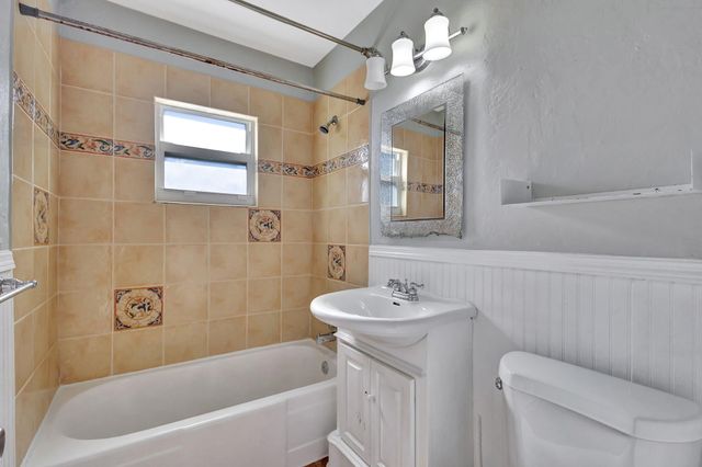 736 Rockland Drive, West Palm Beach, FL 33405