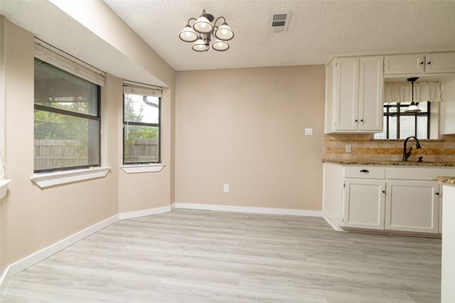 937 Springhill Drive, Burleson, TX 76028