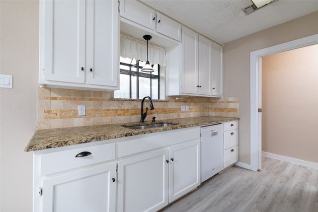 937 Springhill Drive, Burleson, TX 76028