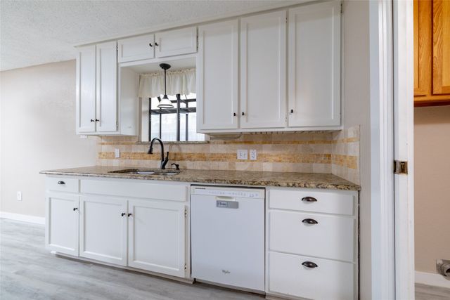 937 Springhill Drive, Burleson, TX 76028