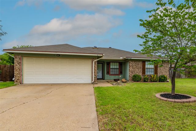 937 Springhill Drive, Burleson, TX 76028