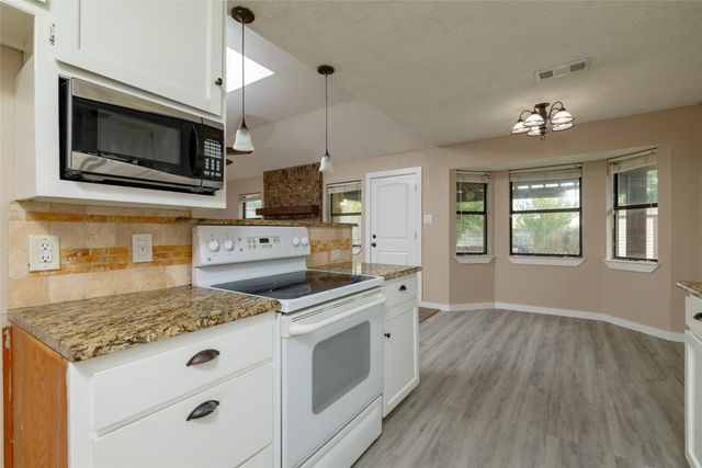 937 Springhill Drive, Burleson, TX 76028