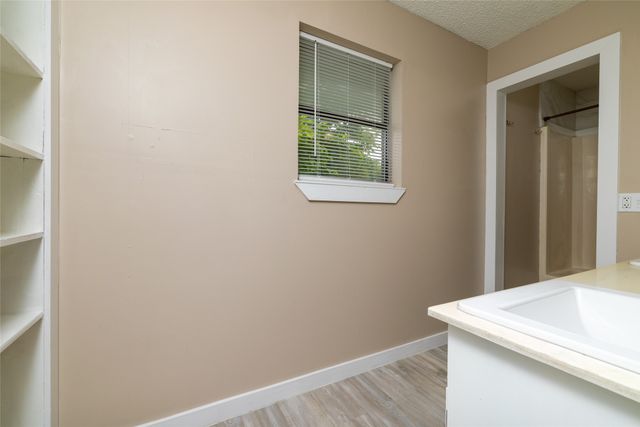 937 Springhill Drive, Burleson, TX 76028