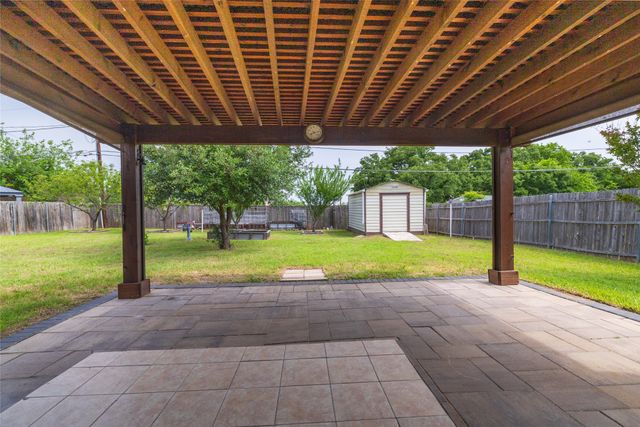937 Springhill Drive, Burleson, TX 76028