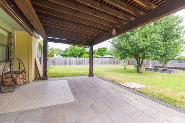 937 Springhill Drive, Burleson, TX 76028