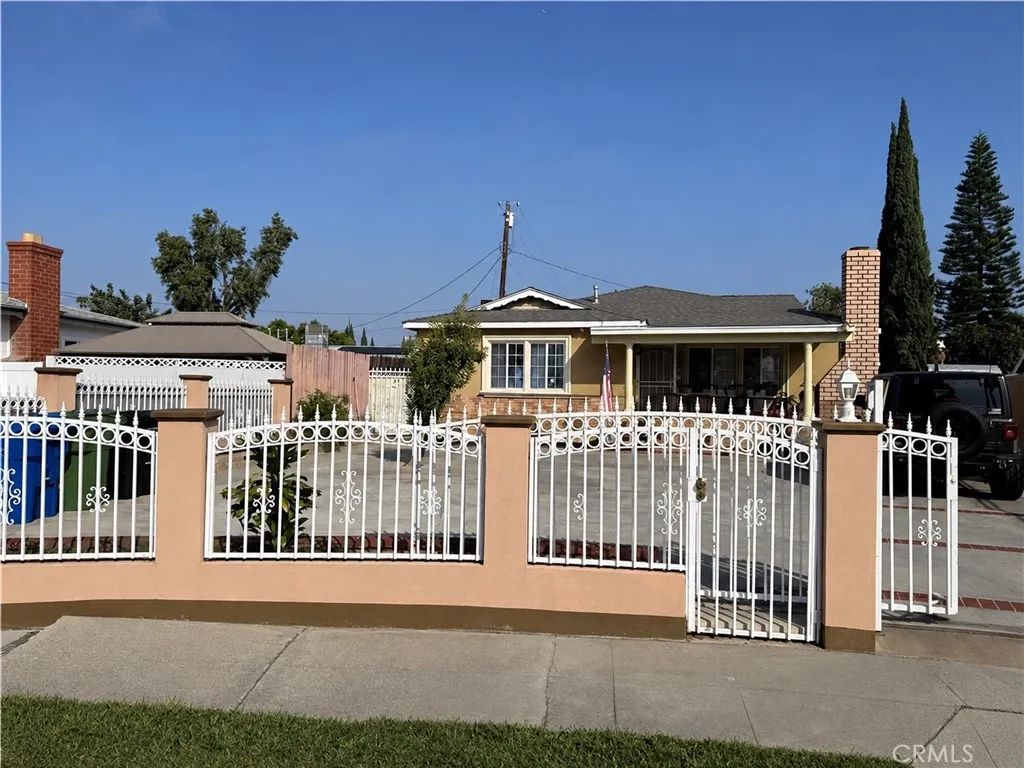 14921 Titus, Panorama City, CA 91402