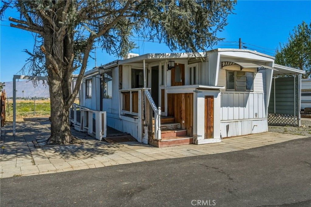 Image 1 of property listing at 2150 S San Jacinto Avenue 19, San Jacinto, CA 92583