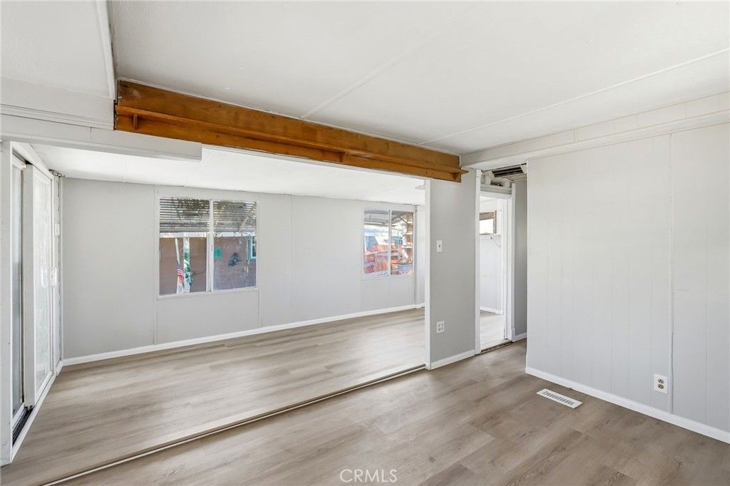 Image 11 of property listing at 2150 S San Jacinto Avenue 19, San Jacinto, CA 92583