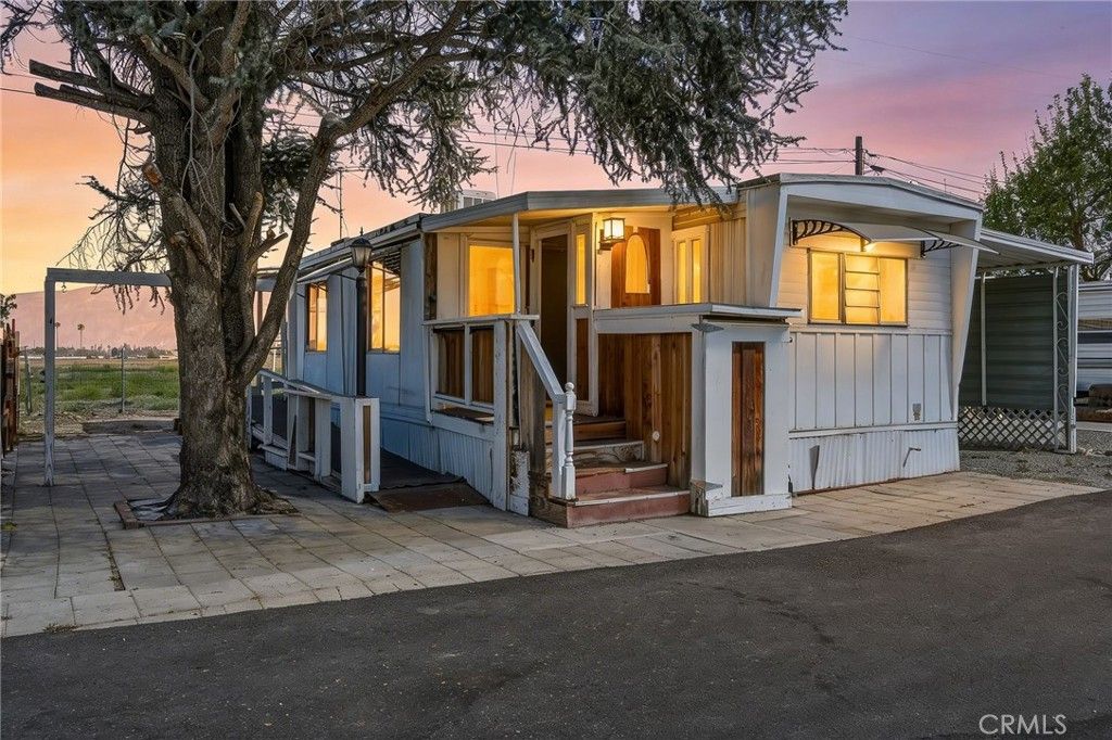 Image 4 of property listing at 2150 S San Jacinto Avenue 19, San Jacinto, CA 92583