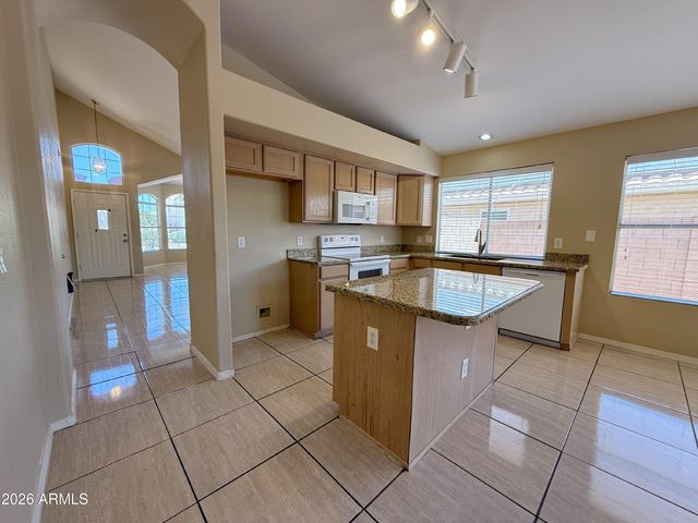 9821 W YUKON Drive, Peoria, AZ 85382