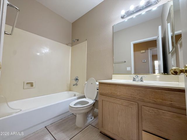 9821 W YUKON Drive, Peoria, AZ 85382
