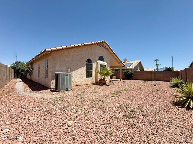 9821 W YUKON Drive, Peoria, AZ 85382