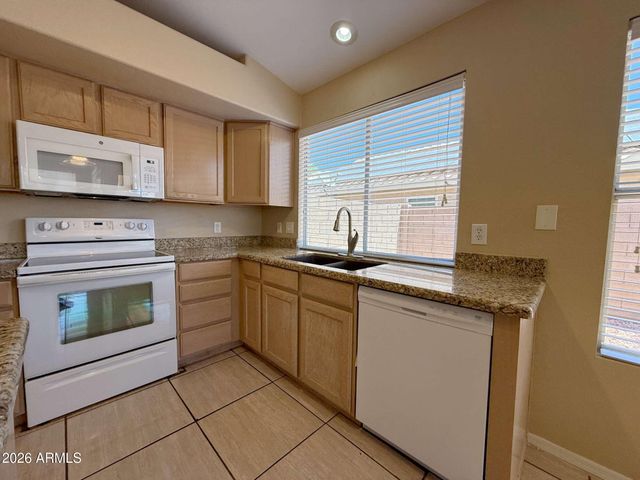 9821 W YUKON Drive, Peoria, AZ 85382