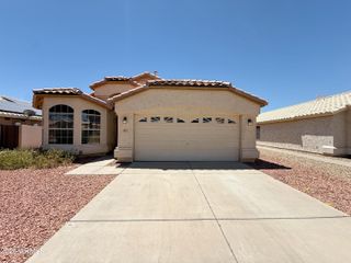 9821 W YUKON Drive, Peoria, AZ 85382