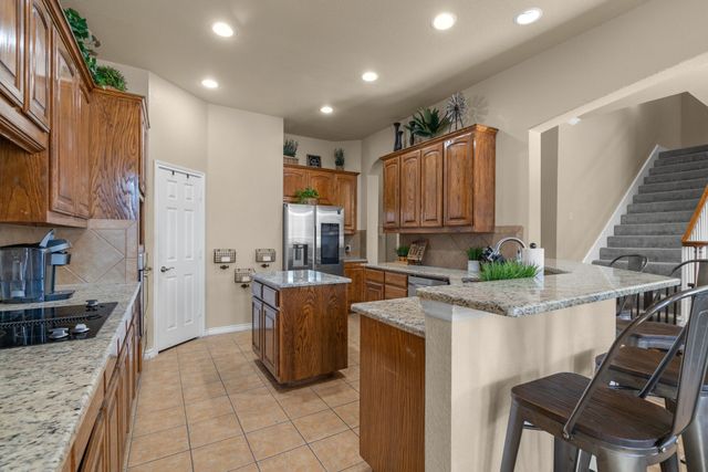 812 Sugar Hill Avenue, Cleburne, TX 76033