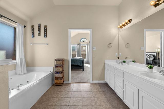 812 Sugar Hill Avenue, Cleburne, TX 76033