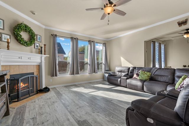 812 Sugar Hill Avenue, Cleburne, TX 76033