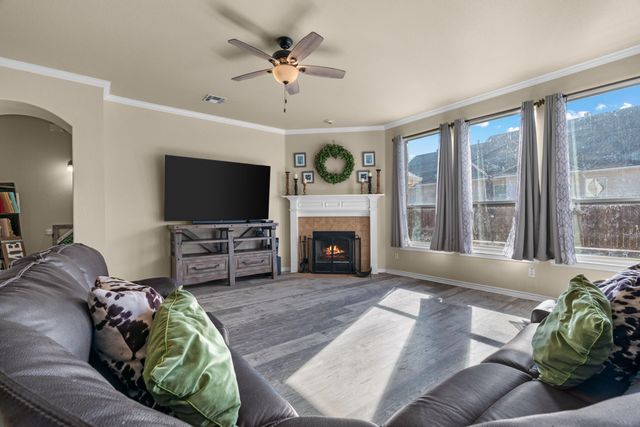 812 Sugar Hill Avenue, Cleburne, TX 76033