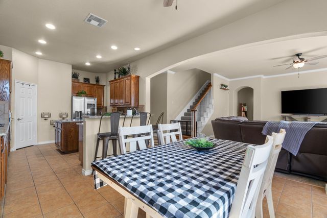 812 Sugar Hill Avenue, Cleburne, TX 76033