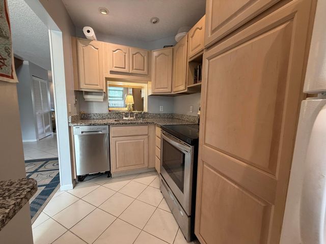 4235 N Highway A1a N 14, Fort Pierce, FL 34949