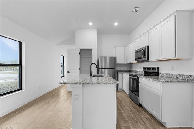 816 Gen D Macarthur AVE, Labelle, FL 33935