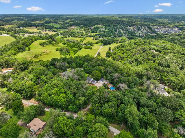 108 Wonder Valley Rd, Hendersonville, TN 37075