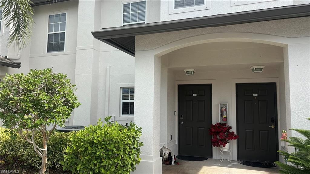 9064 Gervais CIR 105, NAPLES, FL 34120 — photo 2