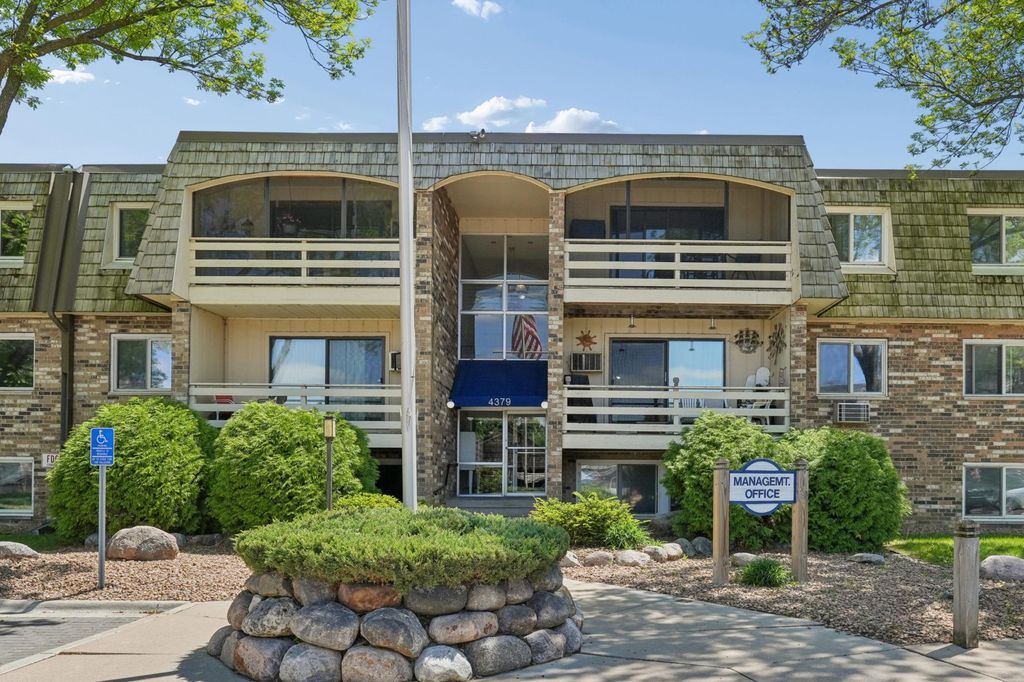 4379 Wilshire Boulevard 208, Mound, MN 55364 — exterior