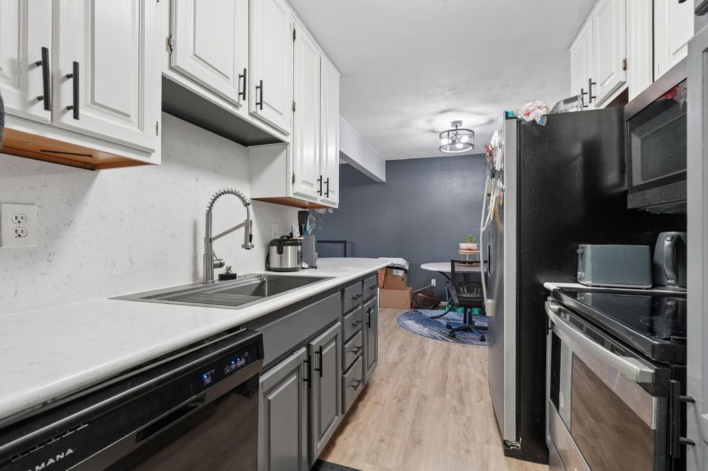 4379 Wilshire Boulevard 208, Mound, MN 55364 — photo 2