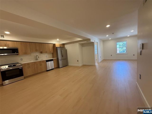627 Valley Road D, Montclair, NJ 07043
