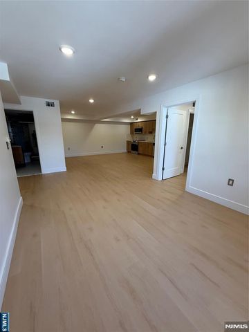 627 Valley Road D, Montclair, NJ 07043