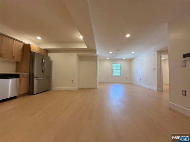 627 Valley Road D, Montclair, NJ 07043