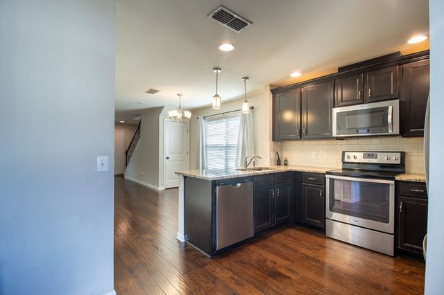 2580 River Trail Dr, Hermitage, TN 37076