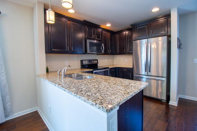 2580 River Trail Dr, Hermitage, TN 37076