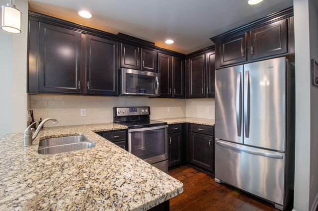2580 River Trail Dr, Hermitage, TN 37076