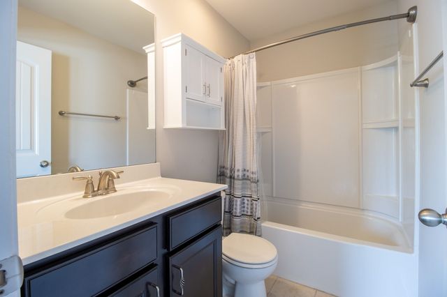 2580 River Trail Dr, Hermitage, TN 37076