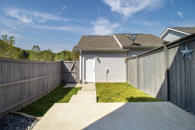 2580 River Trail Dr, Hermitage, TN 37076