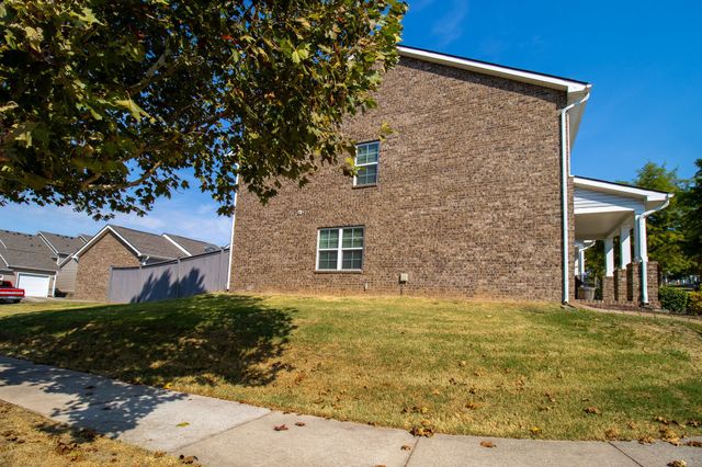 2580 River Trail Dr, Hermitage, TN 37076