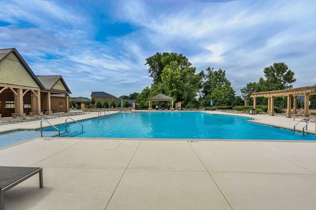 2580 River Trail Dr, Hermitage, TN 37076