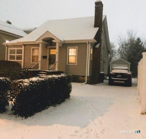 28 Hobbie Street, Stamford, CT 06902